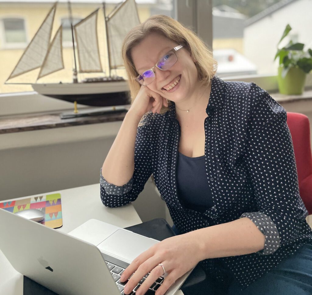 Übersetzerin bei der Arbeit